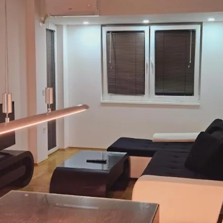 King Apartment *